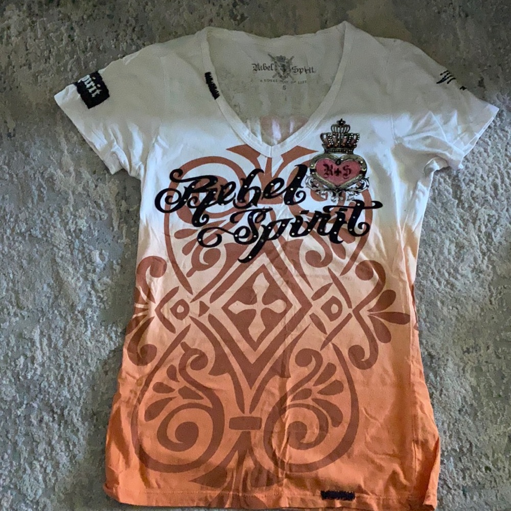 Rebel Spirit Small Graphic Tshirt